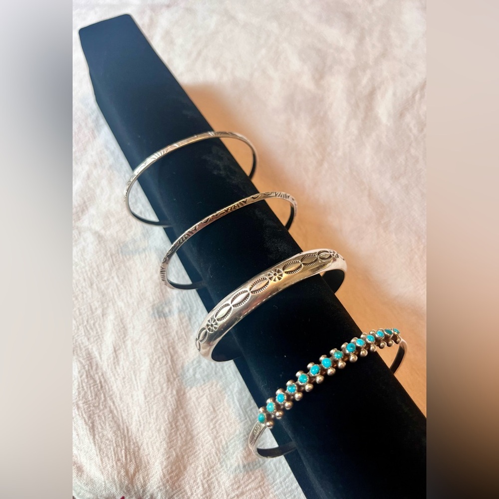 NWT- Jet Black Velour Bracelet/Cuff Display & Organizer. 14” in Length
